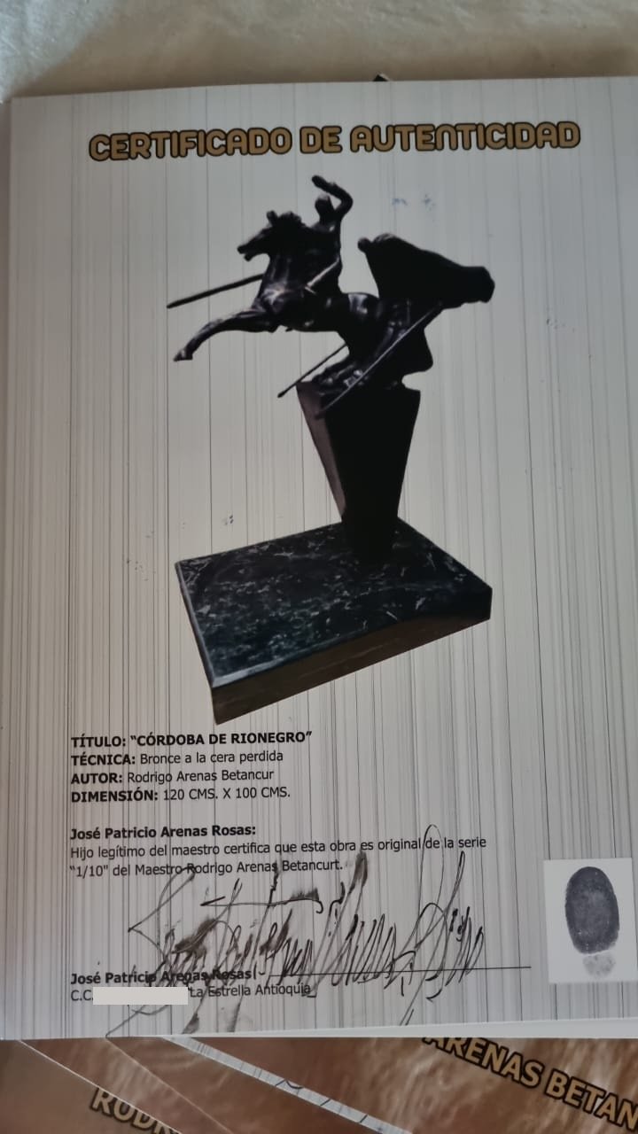 Certificado de autenticidad de Córdoba de Rionegro, bronce a la cera perdida de Rodrigo Arenas Betancourt. Fotografía del certificado completo.